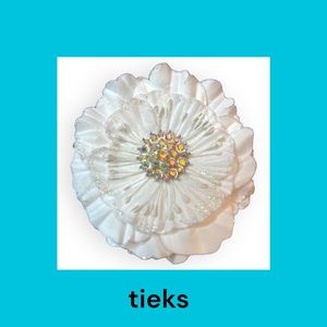 Tieks Flower - White